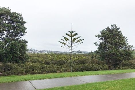 Photo of property in 174 Lakeside Drive, Orewa, 0931