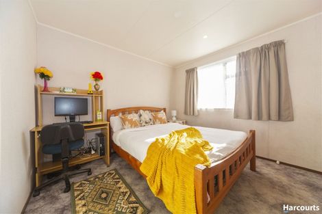 Photo of property in 5 Chatsworth Place, Highbury, Palmerston North, 4412