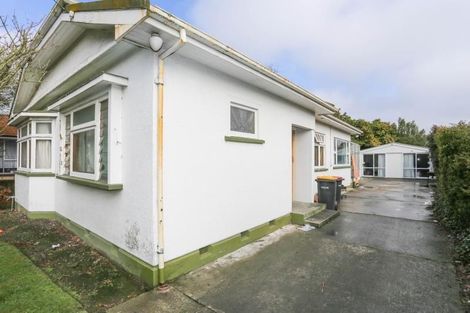 Photo of property in 35 Waimairi Road, Upper Riccarton, Christchurch, 8041