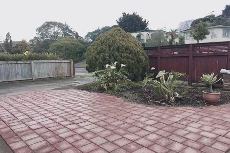 Photo of property in 24 Finlow Drive, Te Atatu South, Auckland, 0610