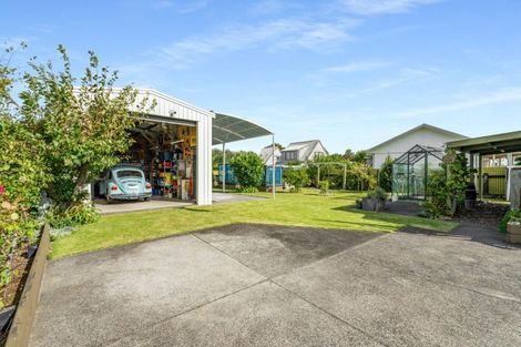 Photo of property in 102 Mark Street, Whangamata, 3620