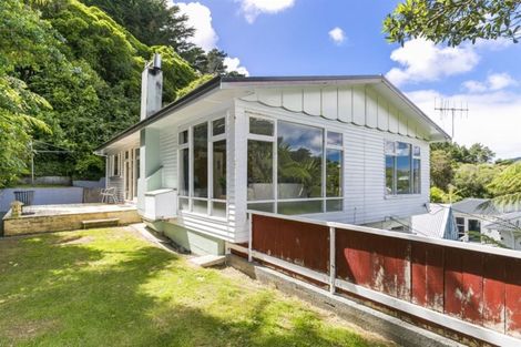 Photo of property in 160 Parkvale Road, Karori, Wellington, 6012