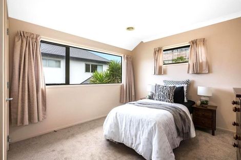 Photo of property in 9 Aspiring Terrace, Aotea, Porirua, 5024
