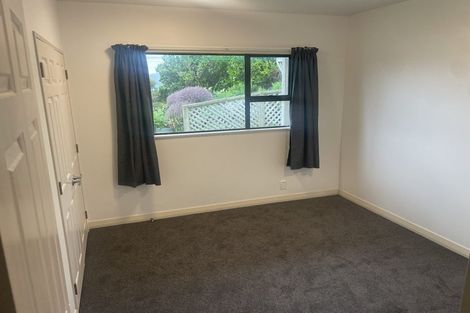 Photo of property in 12 Countess Close, Maupuia, Wellington, 6022