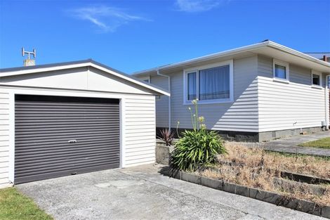 Photo of property in 12 Fitzpatrick Street, Newlands, Wellington, 6037