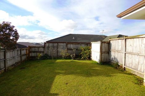 Photo of property in 19 Richfield Crescent, Westgate, Auckland, 0614