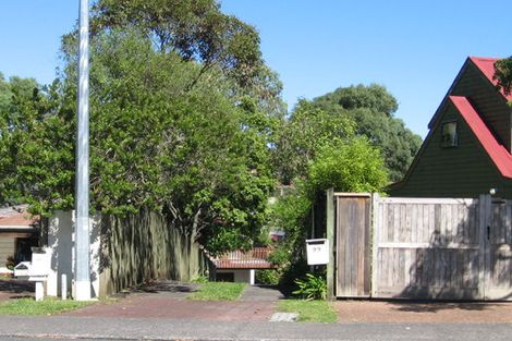 Photo of property in 99 Oreil Avenue, West Harbour, Auckland, 0618