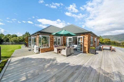 Photo of property in 65 Mount Marua Way, Timberlea, Upper Hutt, 5018