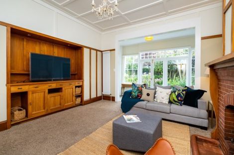 Photo of property in 28 Fitzroy Road, Bluff Hill, Napier, 4110