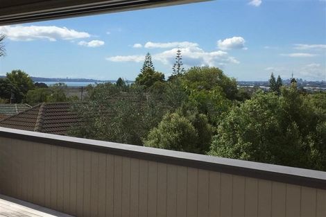 Photo of property in 12a Divich Avenue, Te Atatu South, Auckland, 0610