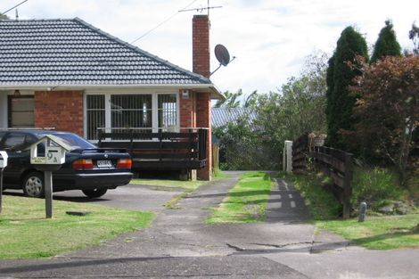 Photo of property in 9a Kirrie Avenue, Te Atatu South, Auckland, 0610