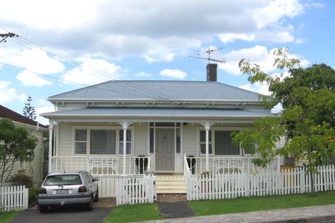 Photo of property in 34 Roslyn Terrace, Devonport, Auckland, 0624