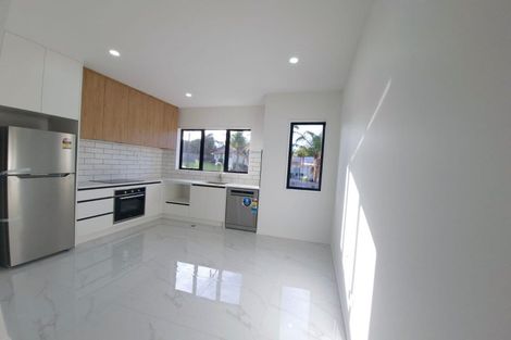 Photo of property in 2b Taratoa Street, Point England, Auckland, 1072