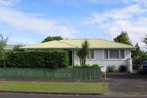 Photo of property in 3 Coronet Place, Avondale, Auckland, 1026