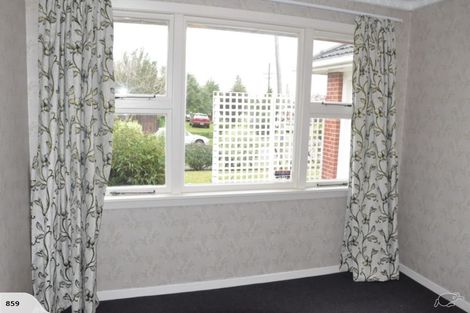 Photo of property in 1 Oakhurst Place, Russley, Christchurch, 8042