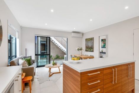 Photo of property in 4 Pepene Avenue, Takanini, 2112