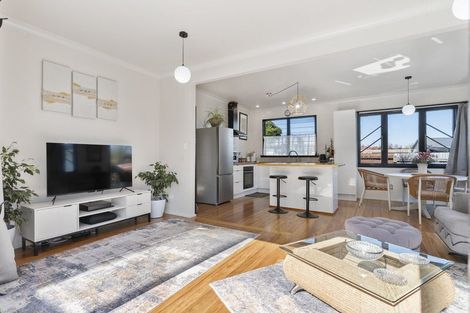 Photo of property in 53 Victoria Street, Carterton, 5713
