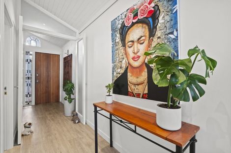 Photo of property in 80b Queen Street, Northcote Point, Auckland, 0627