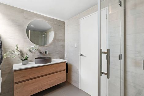 Photo of property in 19 Osmond Lane, Mount Pleasant, Christchurch, 8081