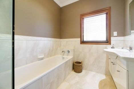 Photo of property in 1 Maldives Way, Papamoa Beach, Papamoa, 3118