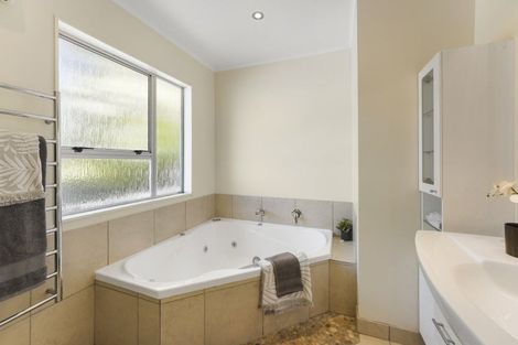 Photo of property in 13 Rajkot Terrace, Broadmeadows, Wellington, 6035