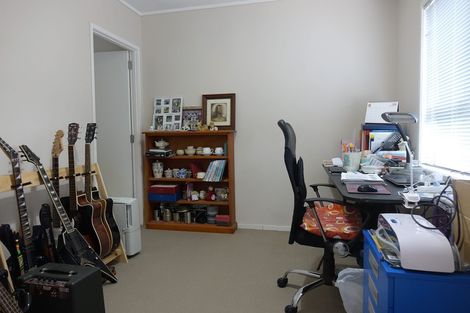 Photo of property in 242a East Coast Road, Forrest Hill, Auckland, 0620