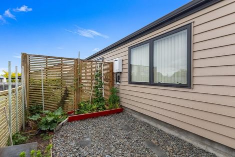 Photo of property in Caversham Park, 2/18 Caversham Road, Westmere, Whanganui, 4501