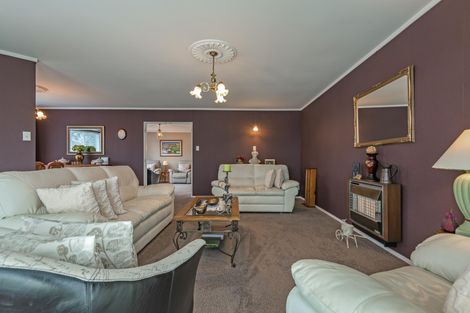 Photo of property in 67 Pacific Drive, Fitzherbert, Palmerston North, 4410