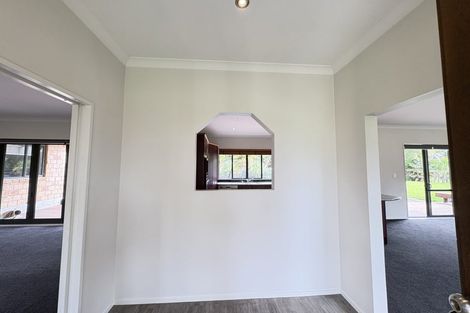 Photo of property in 30 Foster Road, Kumeu, 0891