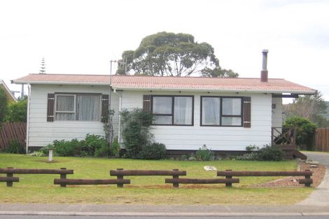 Photo of property in 106 Chartwell Avenue, Whangamata, 3620
