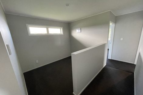 Photo of property in 32 Canal Road West, Waitakaruru, Ngatea, 3576