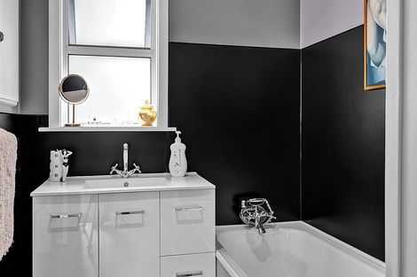 Photo of property in 108 Stanners Street, Eltham, 4322