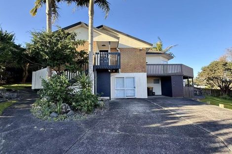 Photo of property in 13 Van Dyke Place, West Harbour, Auckland, 0618