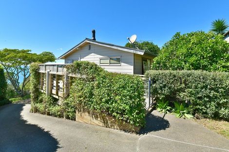 Photo of property in 106 Vipond Road, Stanmore Bay, Whangaparaoa, 0932