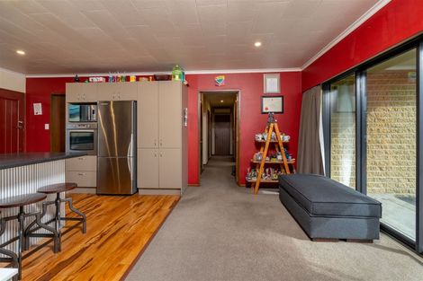 Photo of property in 15 Cross Street, Milton, 9220