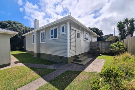 Photo of property in 20 Dieffenbach Street, Opunake, 4616