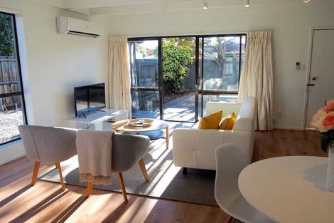 Photo of property in 72 Aikmans Road, Merivale, Christchurch, 8014