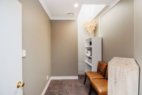 Photo of property in 2 Balmoral Drive, Terrace End, Palmerston North, 4410