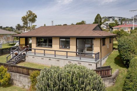 Photo of property in 73 Sutherland Road, Brookfield, Tauranga, 3110