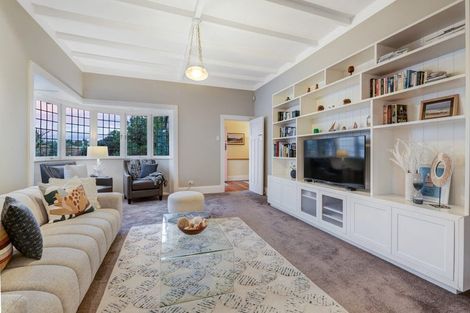 Photo of property in 6 Seabreeze Road, Narrow Neck, Auckland, 0624