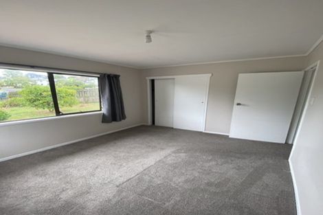 Photo of property in 43 Deverell Place, Northcross, Auckland, 0632