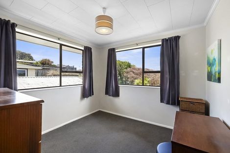 Photo of property in 32a Simons Street, Moturoa, New Plymouth, 4310