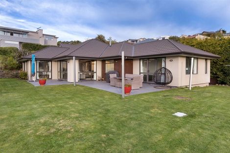 Photo of property in 32 Rockview Place, Mount Pleasant, Christchurch, 8081
