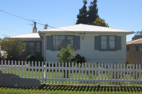 Photo of property in 14 Kuaka Place, New Lynn, Auckland, 0600
