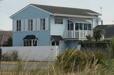 Photo of property in 338 Marine Parade, New Brighton, Christchurch, 8061