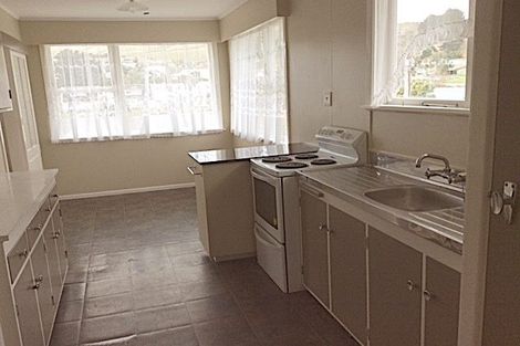 Photo of property in 123 Driver Crescent, Cannons Creek, Porirua, 5024