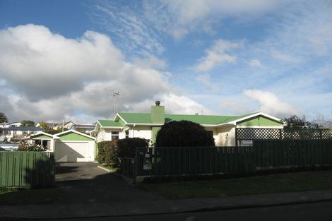 Photo of property in 20 Weka Road, Raumati Beach, Paraparaumu, 5032