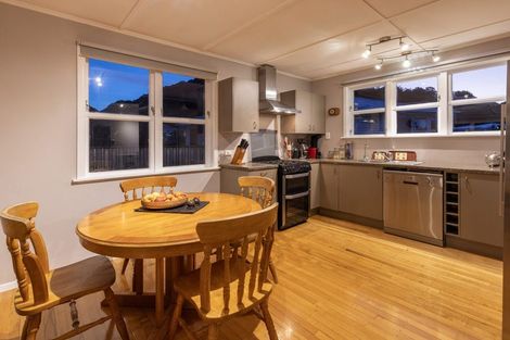 Photo of property in 4 Brazier Grove, Paraparaumu, 5032