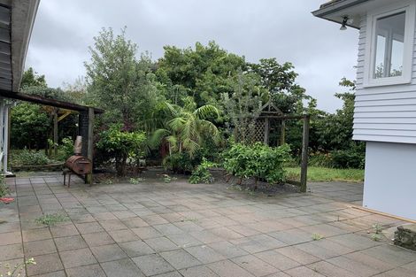 Photo of property in 3 Matapouri Road, Mangere Bridge, Auckland, 2022