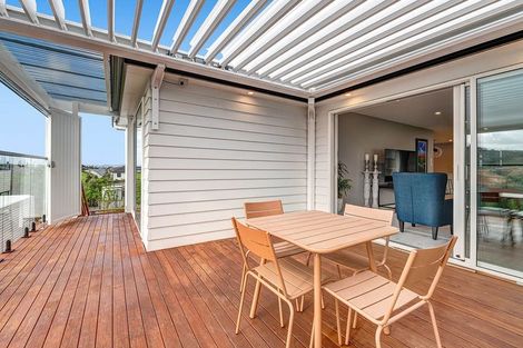 Photo of property in 125 Godfrey Drive, Orewa, 0931